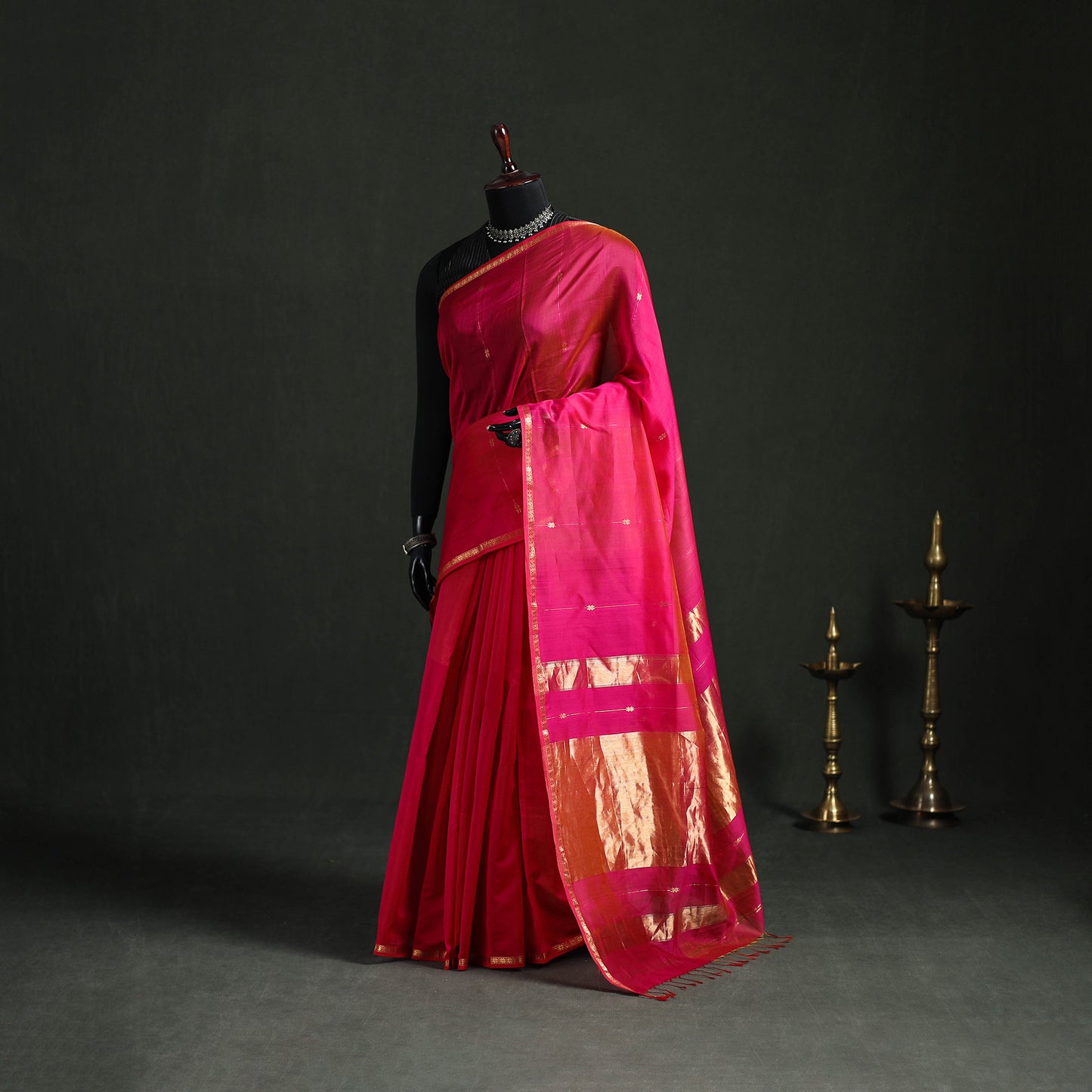 Handloom Zari Buti Maheshwari Silk Saree 26