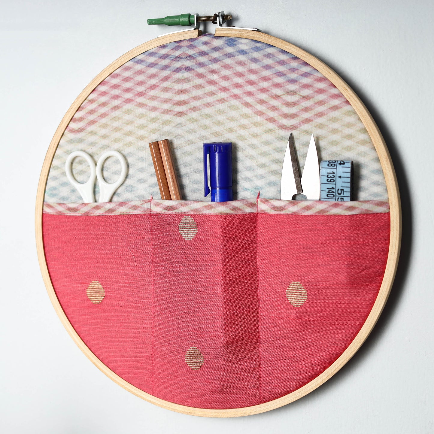 Embroidery Hoop Wall Decor (Large) 01