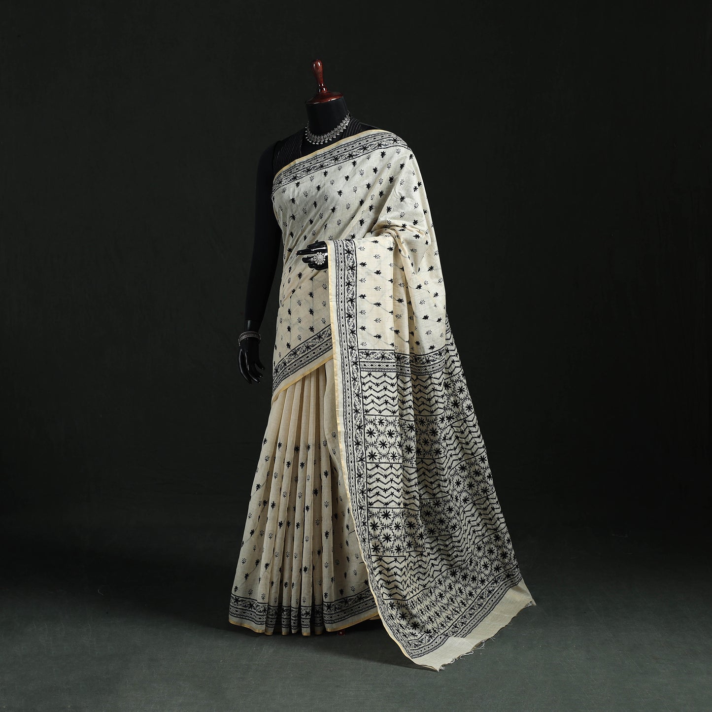 Cream - Bengal Kantha Hand Embroidery Silk Cotton Chapa Work Saree 02