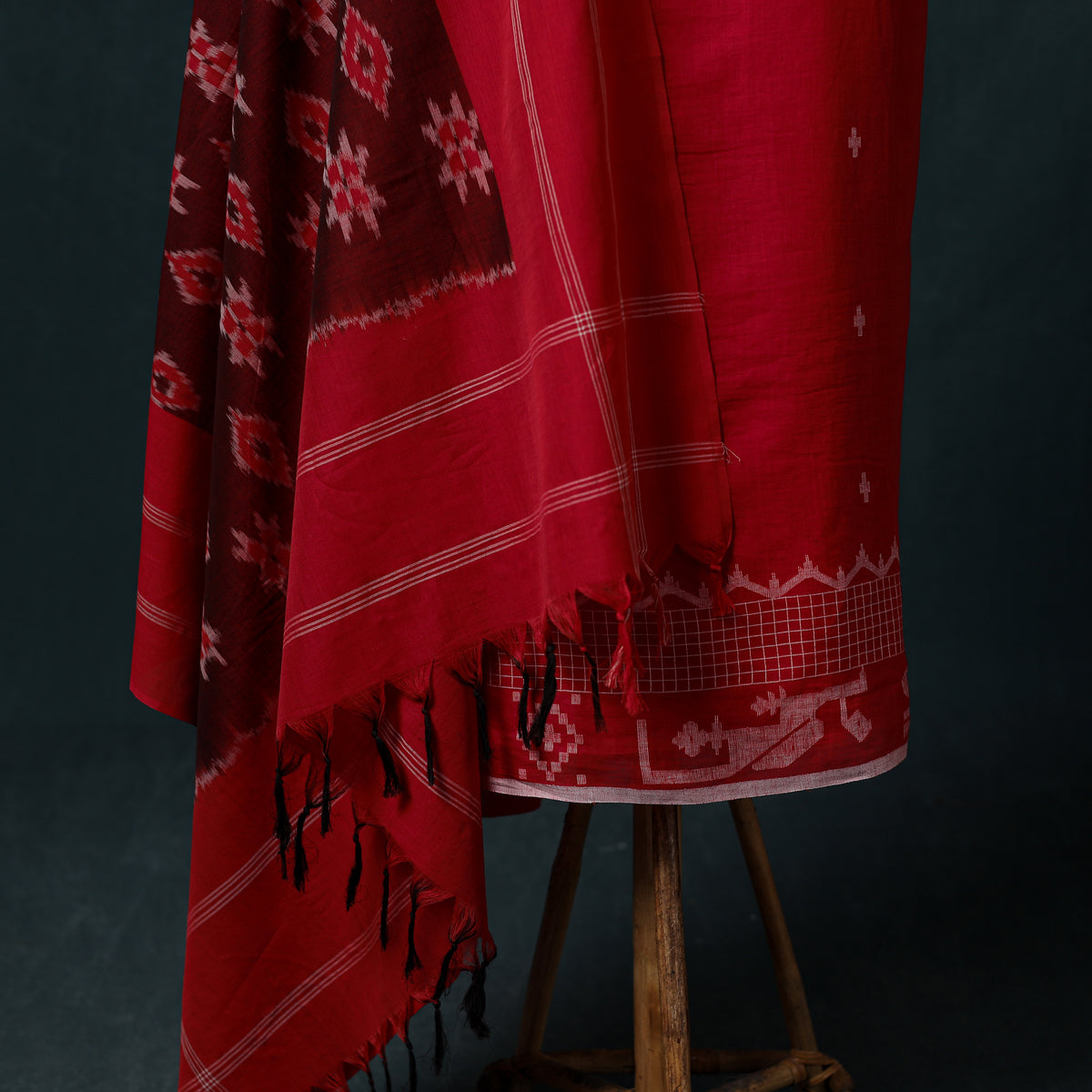 Jamdani Handloom Cotton Unstitched Dress Material: Kurta & Dupatta with Earrings 03