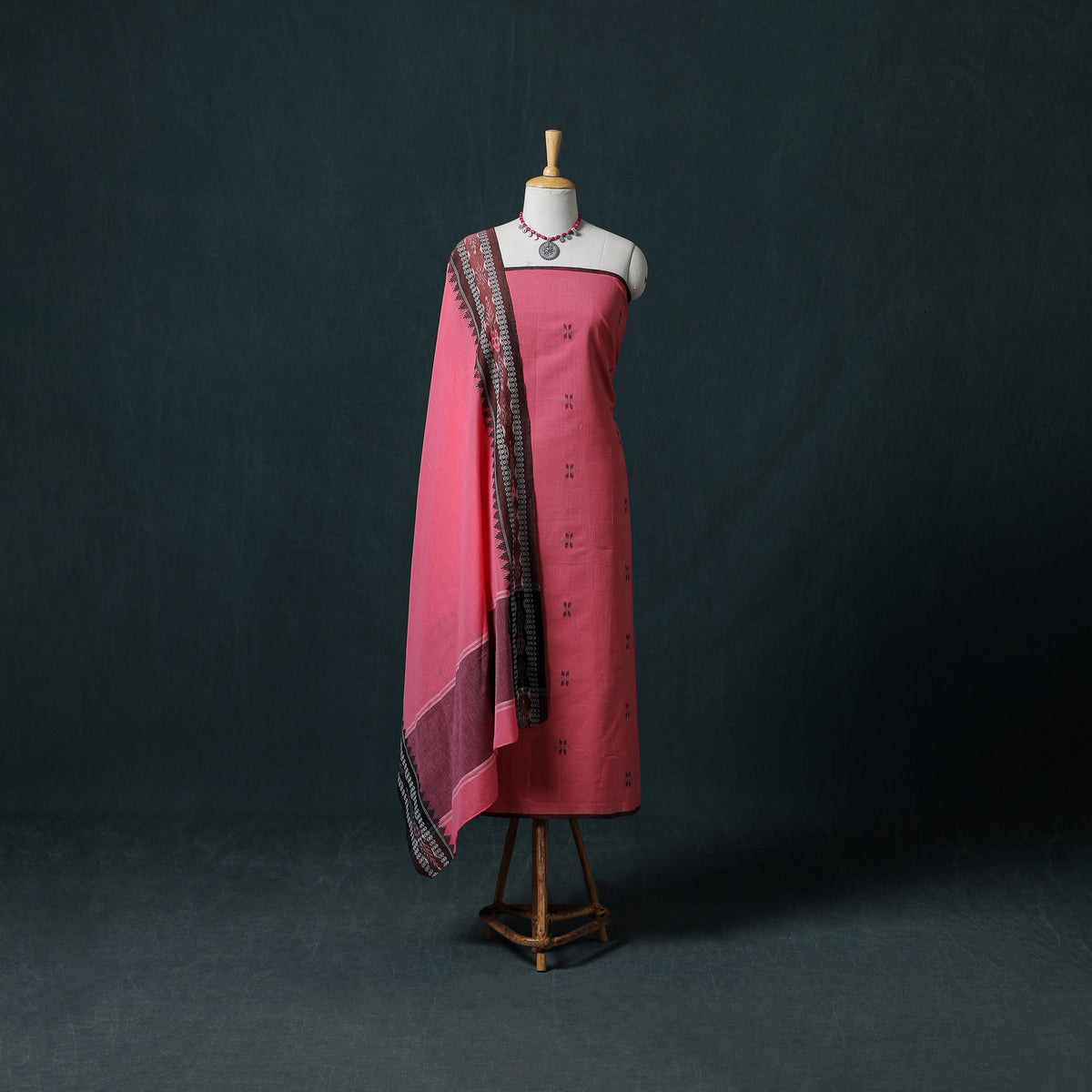 Jamdani Handloom Cotton Unstitched Dress Material: Kurta & Dupatta with Earrings 08