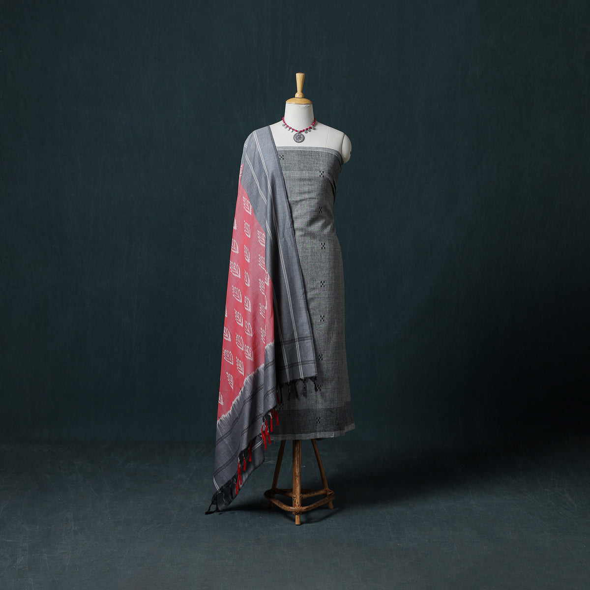 Jamdani Handloom Cotton Unstitched Dress Material: Kurta & Dupatta with Earrings 12