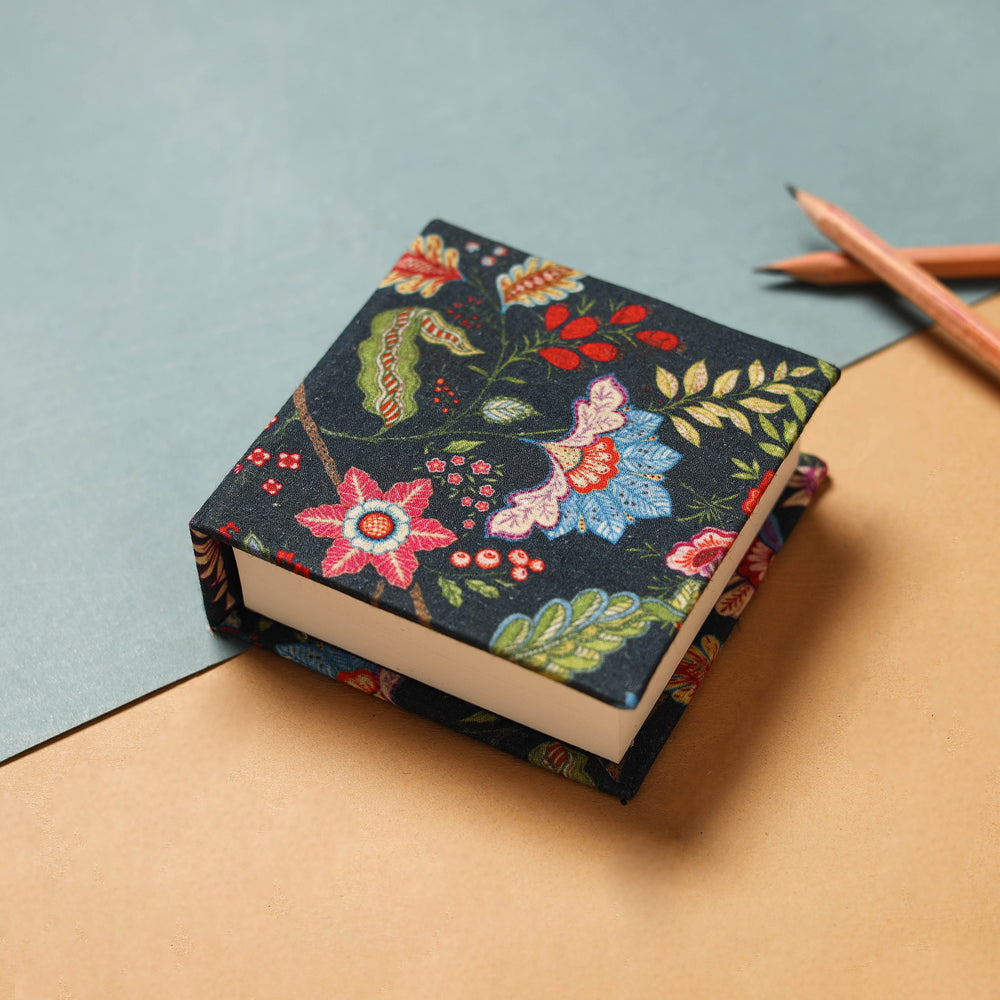 Handcrafted Classic Jumbo Floral Printed Notepad (Small) 36