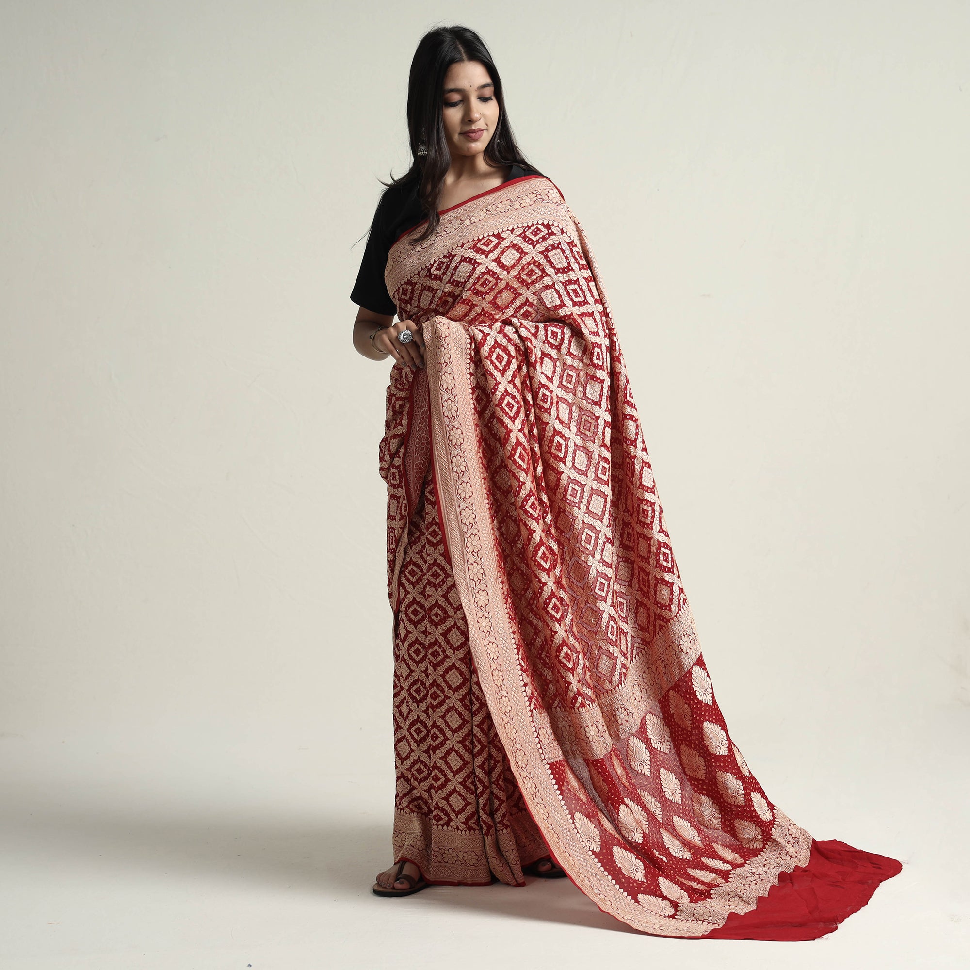 Pure Banarasi Handloom Khaddi Chiffon Strawberry Color Neem Zari Saree -  BanarasiSaree.com