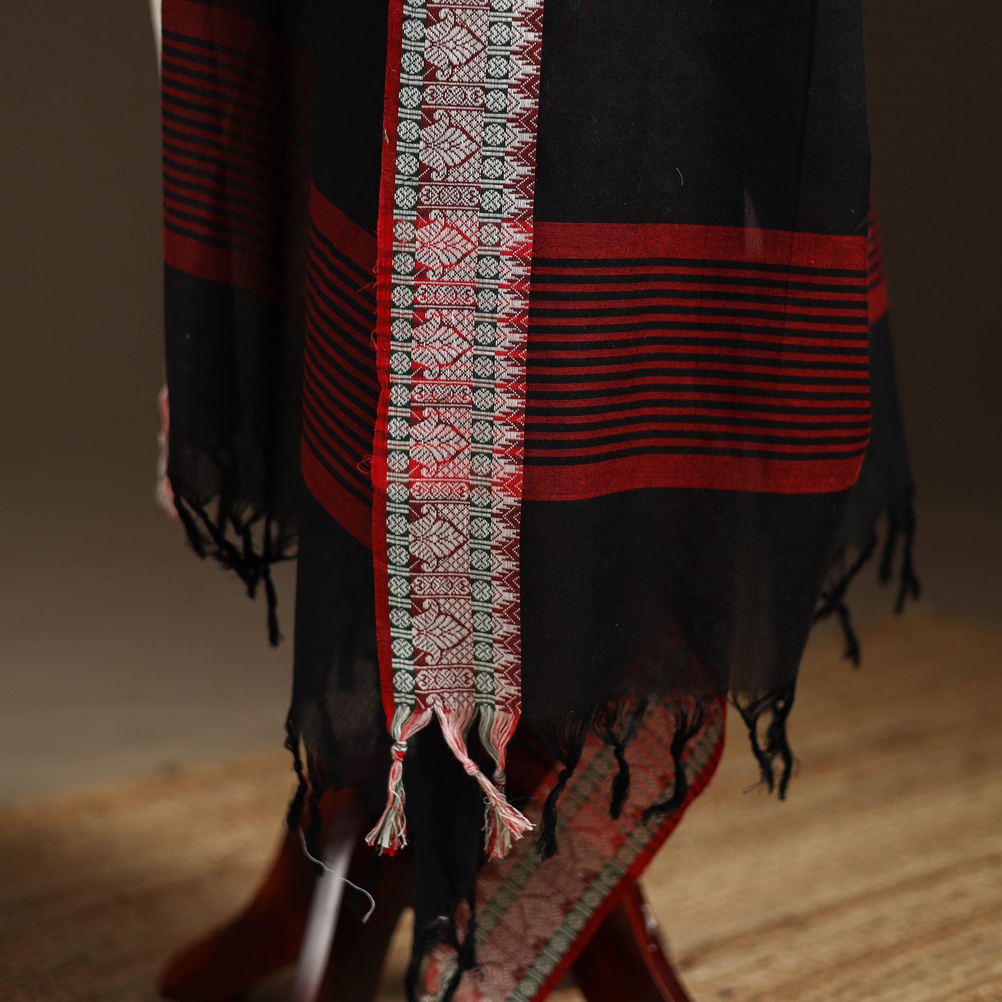 Cotton Plain Dupatta with Thread Border 63