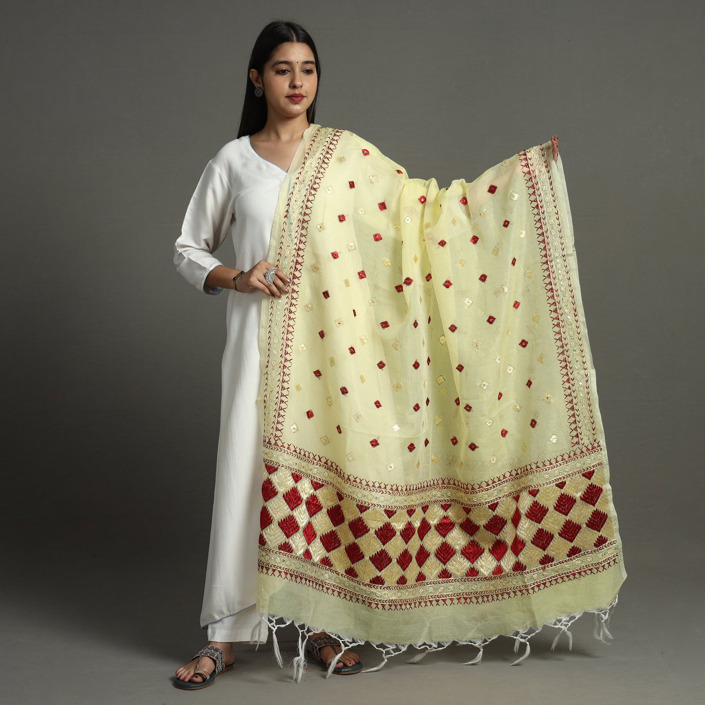 phulkari embroidery dupatta