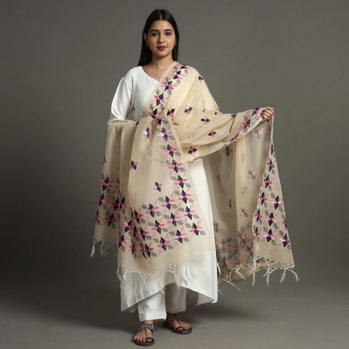 phulkari embroidery dupatta