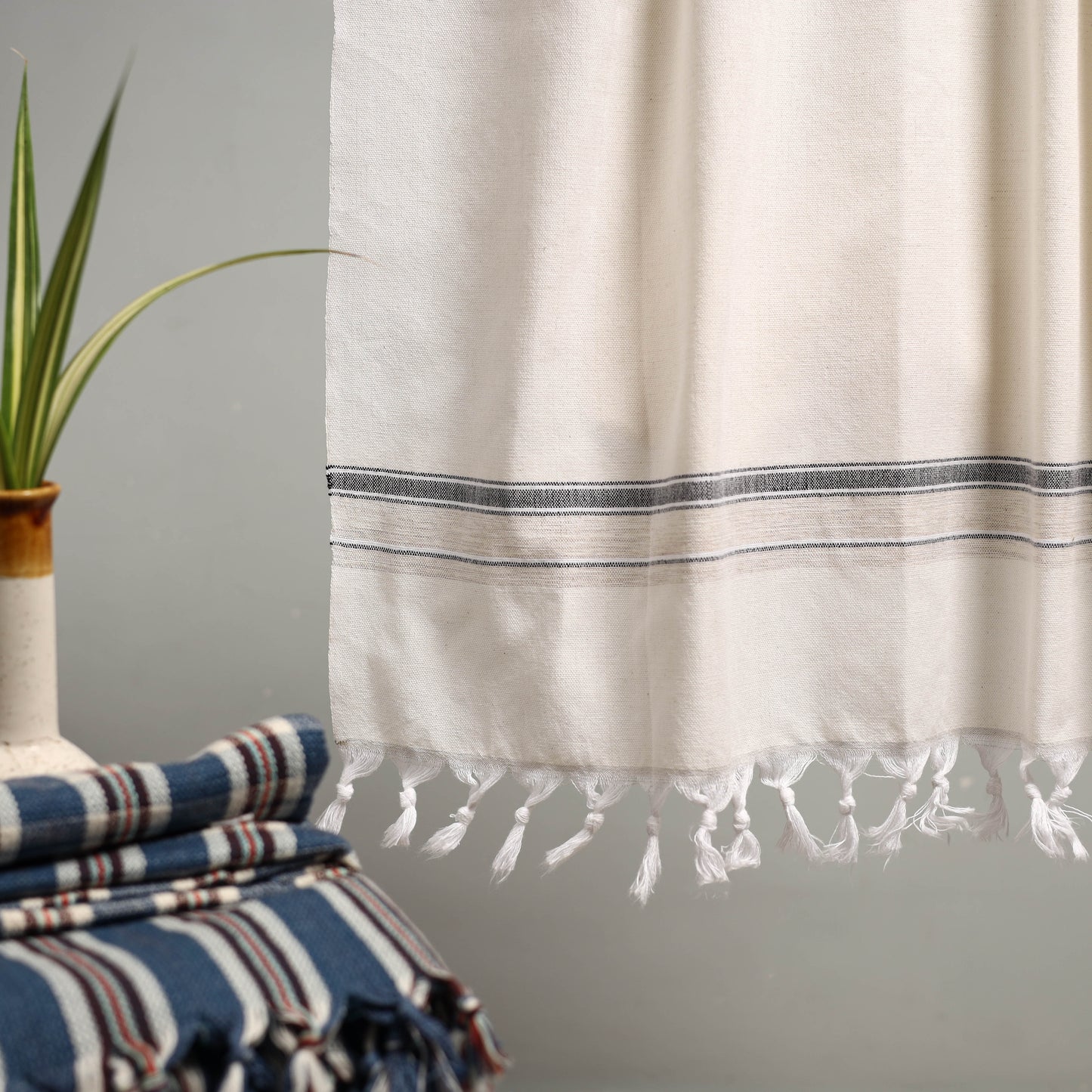 Handloom Fine Cotton Bath Towel 03