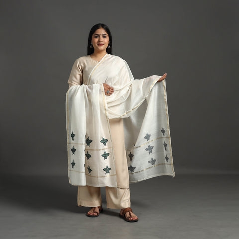 White - Original Gond Handpainted Handloom Chanderi Silk Dupatta 01