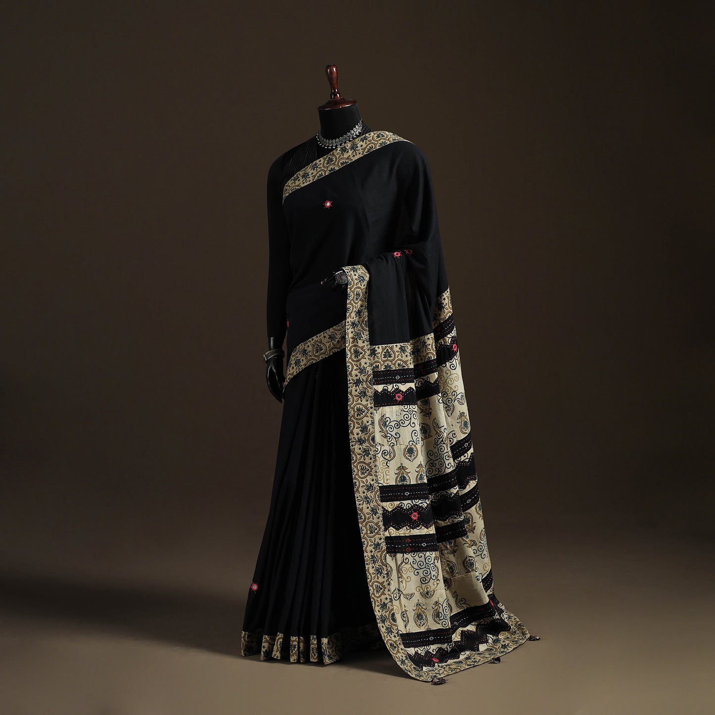 Ajrakh Hand Block Print Tagai & Mirror Patchwork Pure Mul Cotton Saree 02