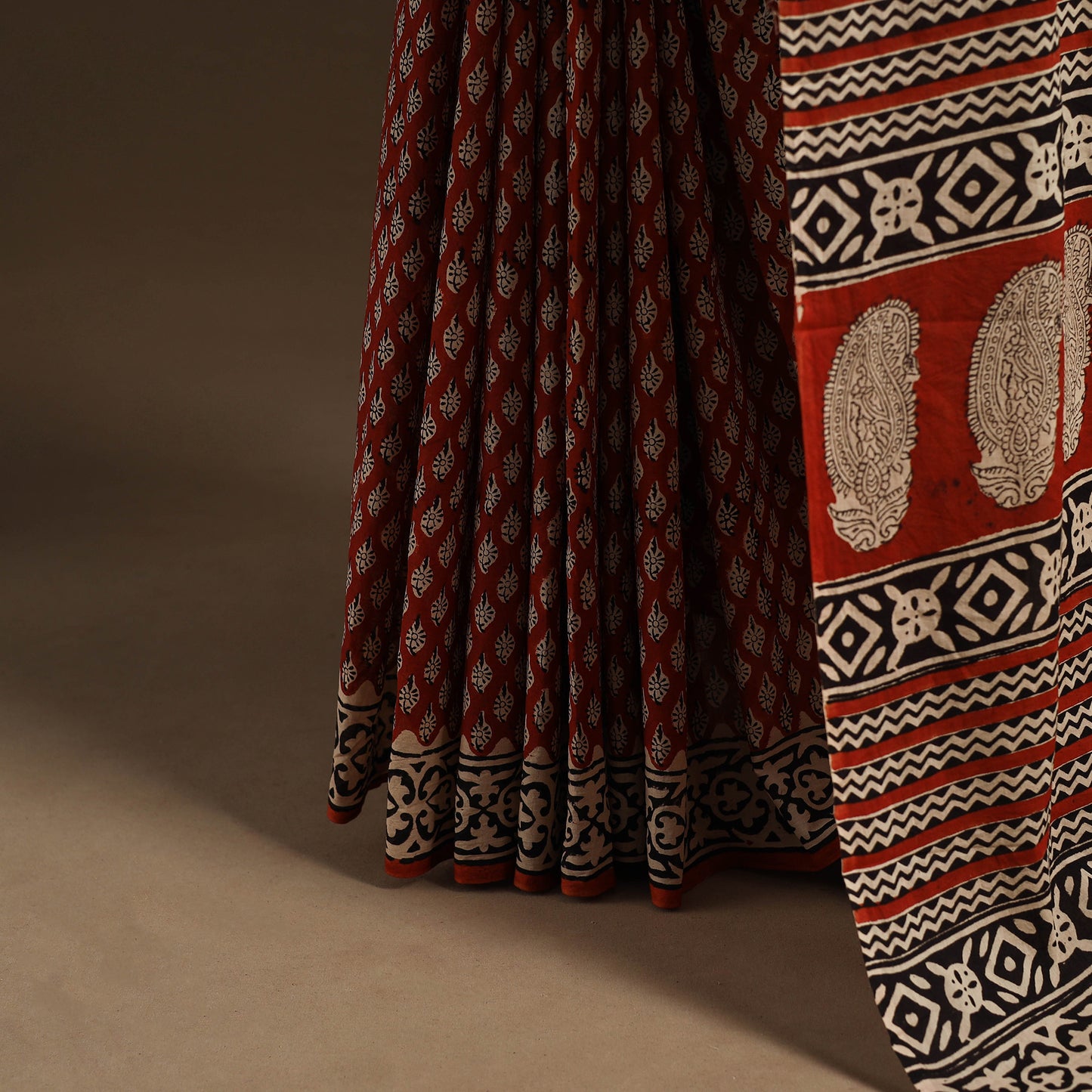 Red - mul cotton hand bagru saree 09 - handcrafted