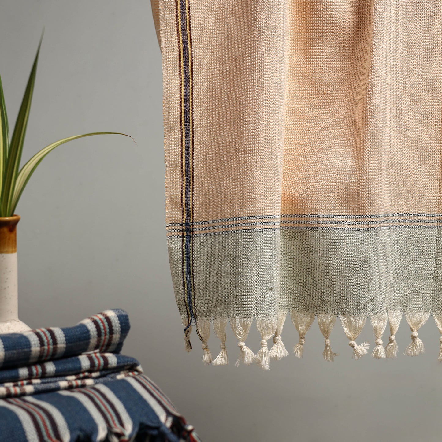 Handloom Fine Cotton Checks Bath Towel  50