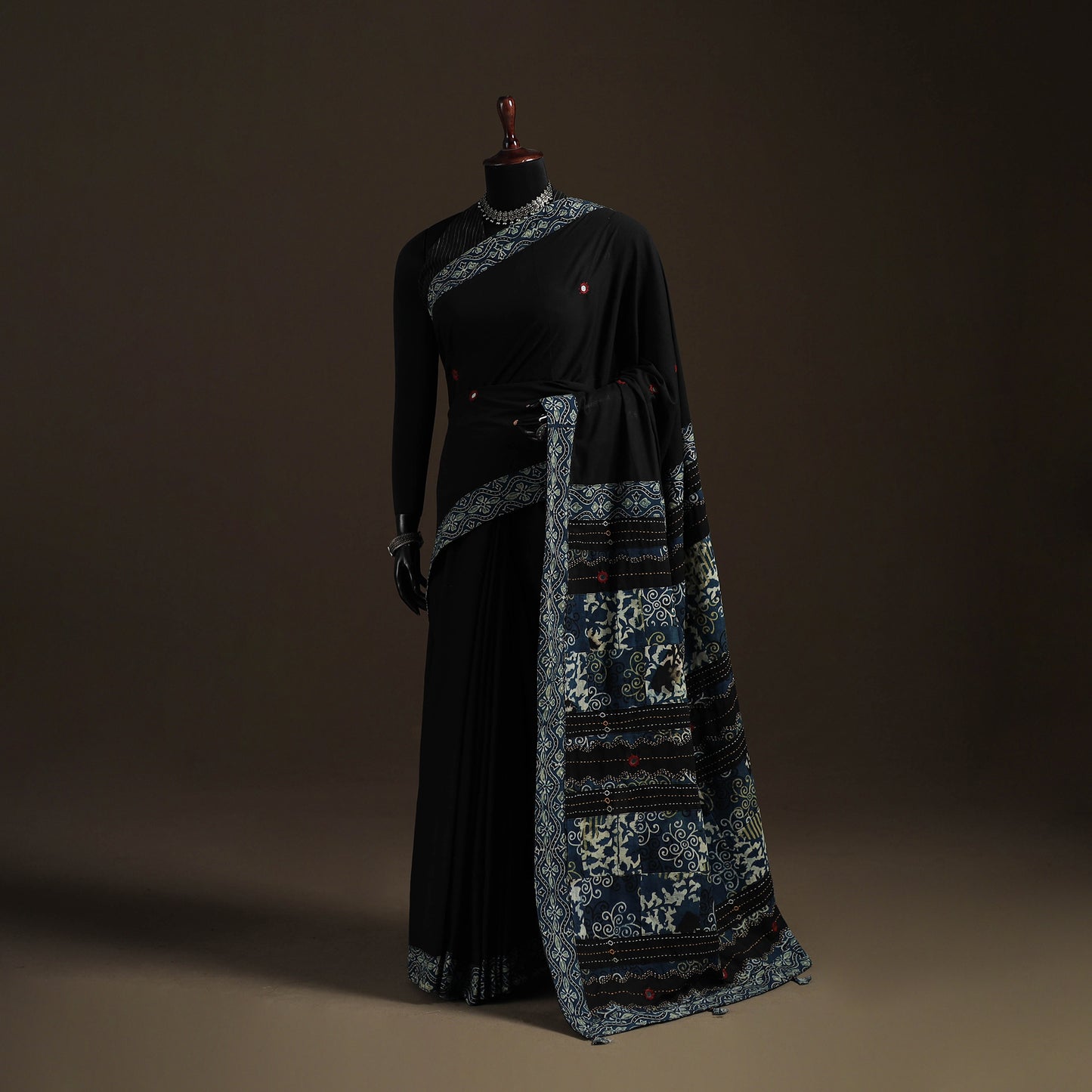 Ajrakh Hand Block Print Tagai & Mirror Patchwork Pure Mul Cotton Saree 11