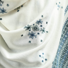 Kutch Handwoven Mirror Work Chomuk Buta Acrylic Wool Shawl 01