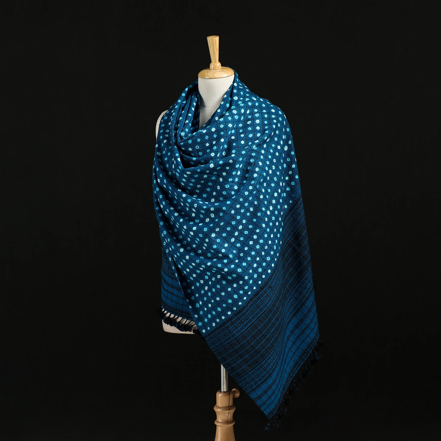 Kutch Handwoven Clamp Dyed Checks Bandhani Merino Wool Shawl 05