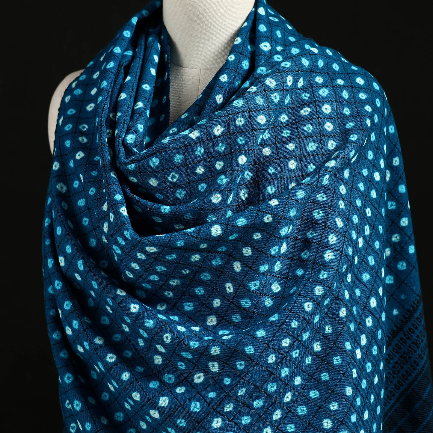 Kutch Handwoven Clamp Dyed Checks Bandhani Merino Wool Shawl 05