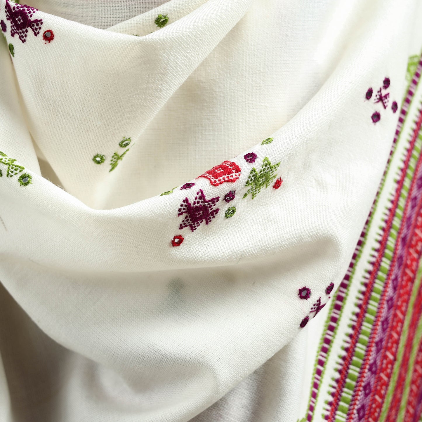 Kutch Handwoven Mirror Work Chomuk Buta Acrylic Wool Shawl 04
