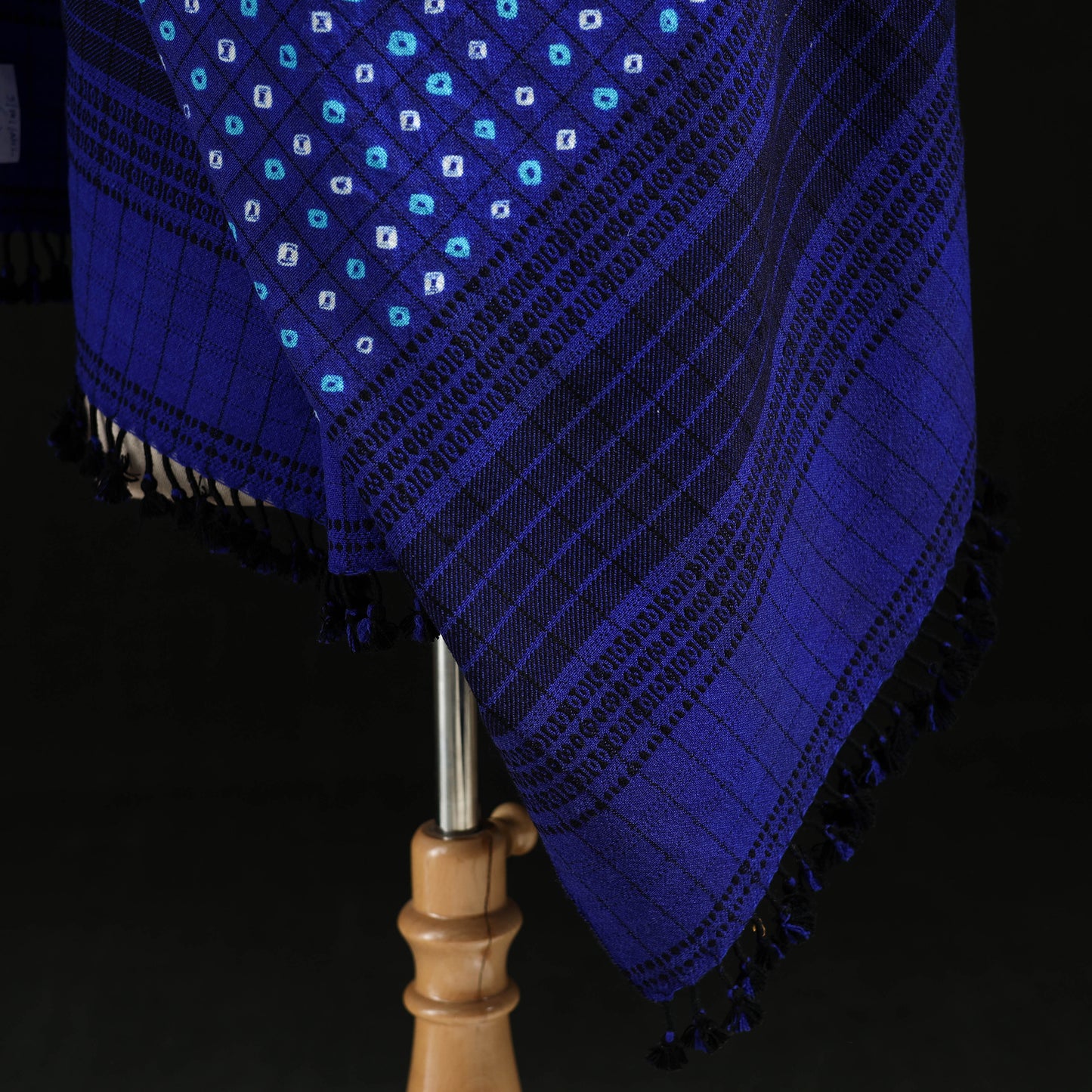 Kutch Handwoven Clamp Dyed Checks Bandhani Merino Wool Shawl 09