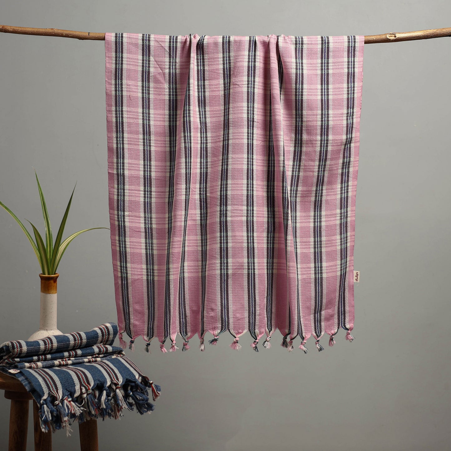 Handloom Fine Cotton Checks Bath Towel  64
