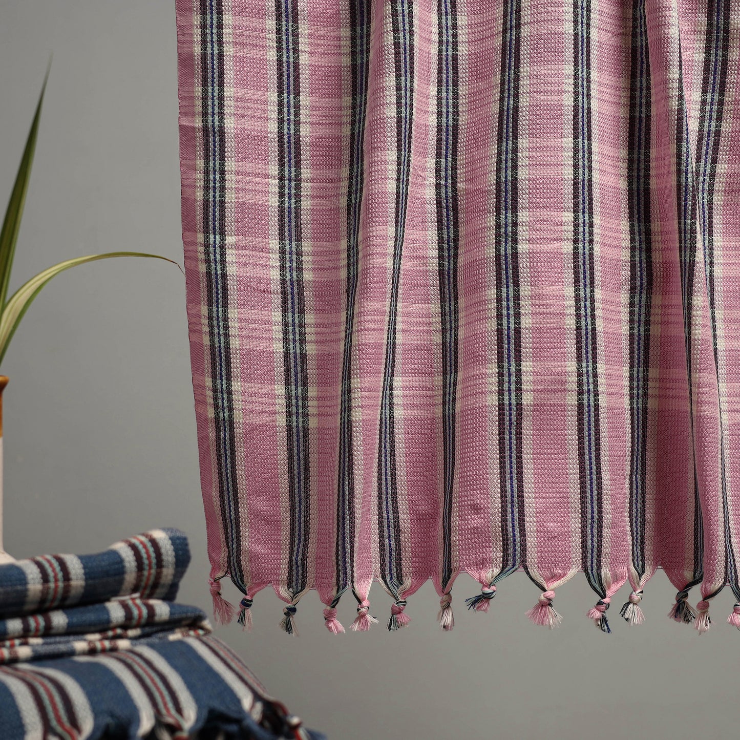 Handloom Fine Cotton Checks Bath Towel  64
