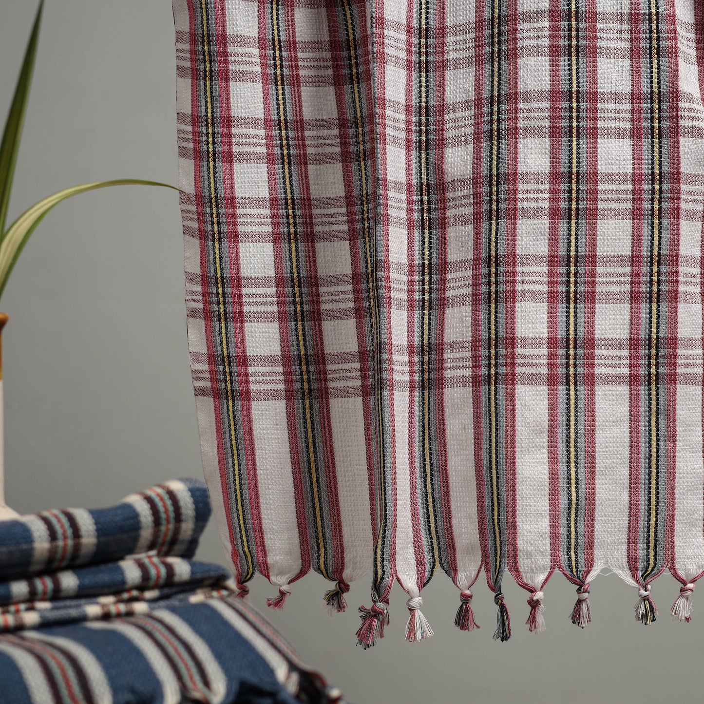 Handloom Fine Cotton Checks Bath Towel  67