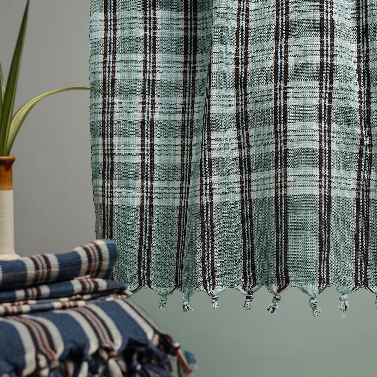 Handloom Fine Cotton Checks Bath Towel  68