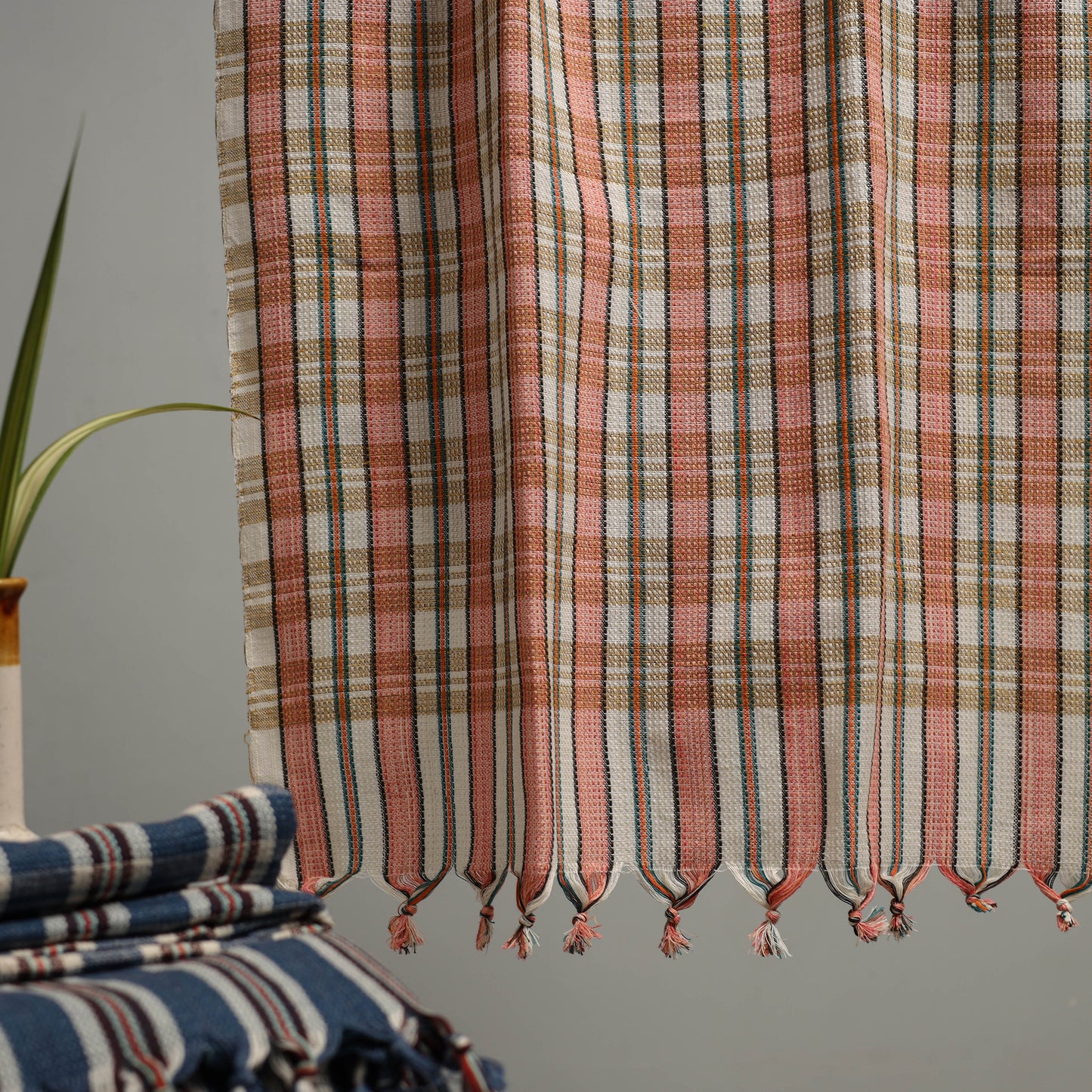Handloom Fine Cotton Checks Bath Towel  71