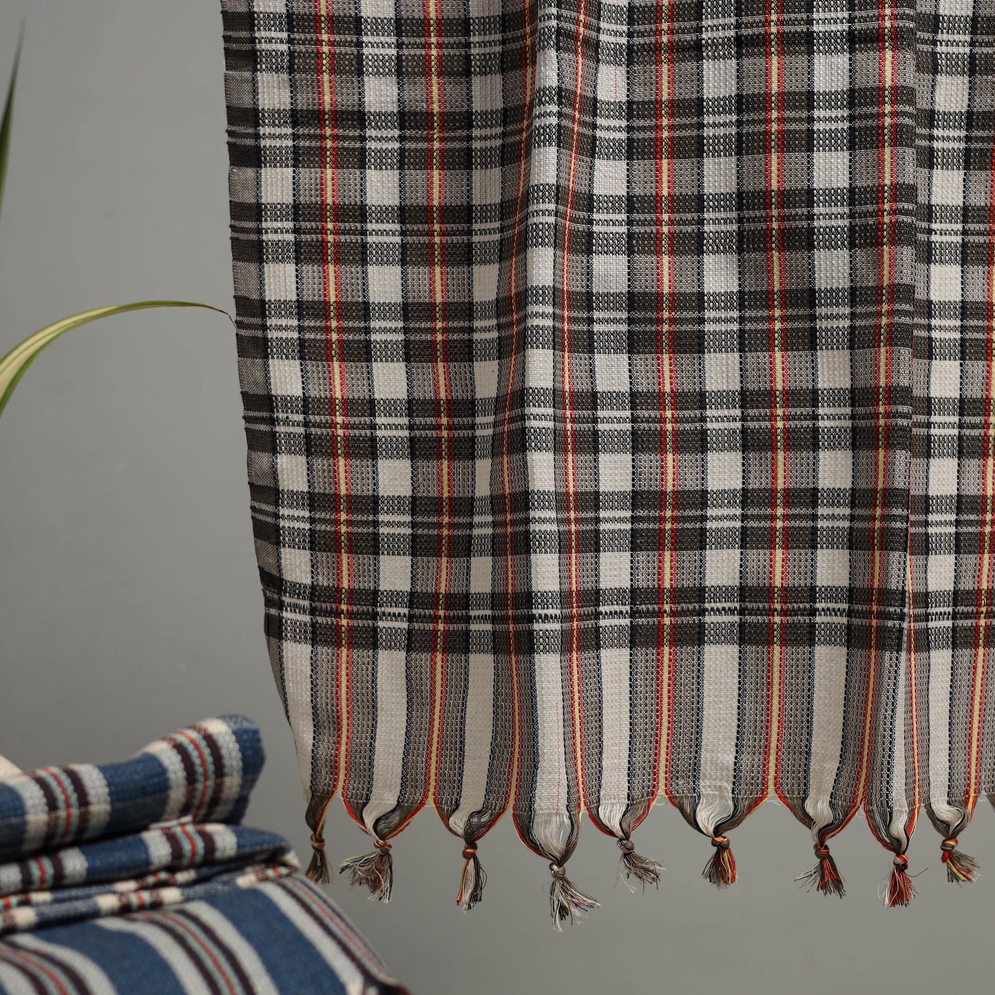 Handloom Fine Cotton Checks Bath Towel  74