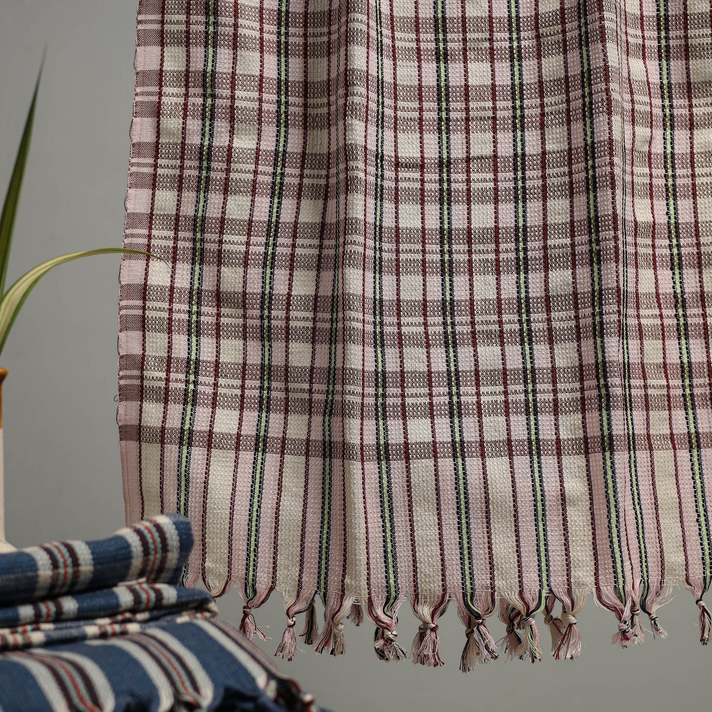 Handloom Fine Cotton Checks Bath Towel  76