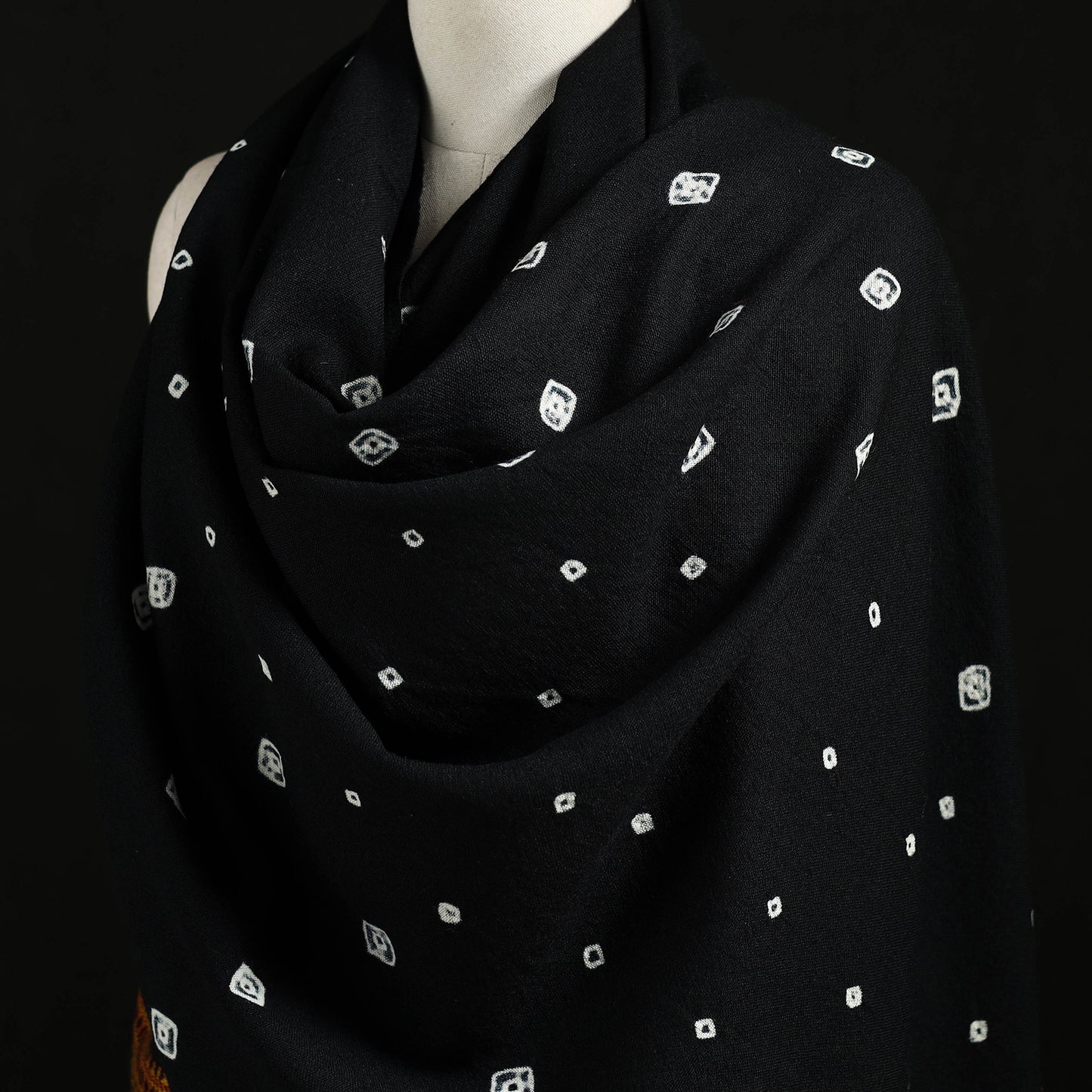 Kutch Handwoven Bandhani Merino Wool Shawl 31
