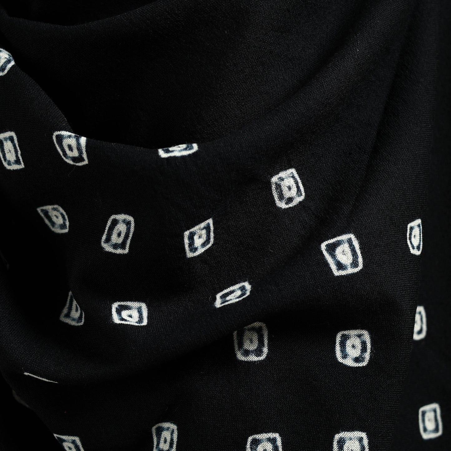 Kutch Handwoven Bandhani Merino Wool Shawl 34