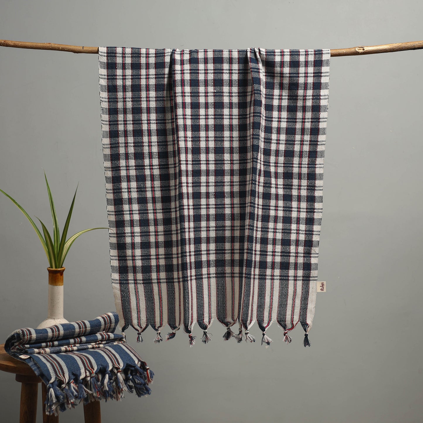 Handloom Fine Cotton Checks Bath Towel  85