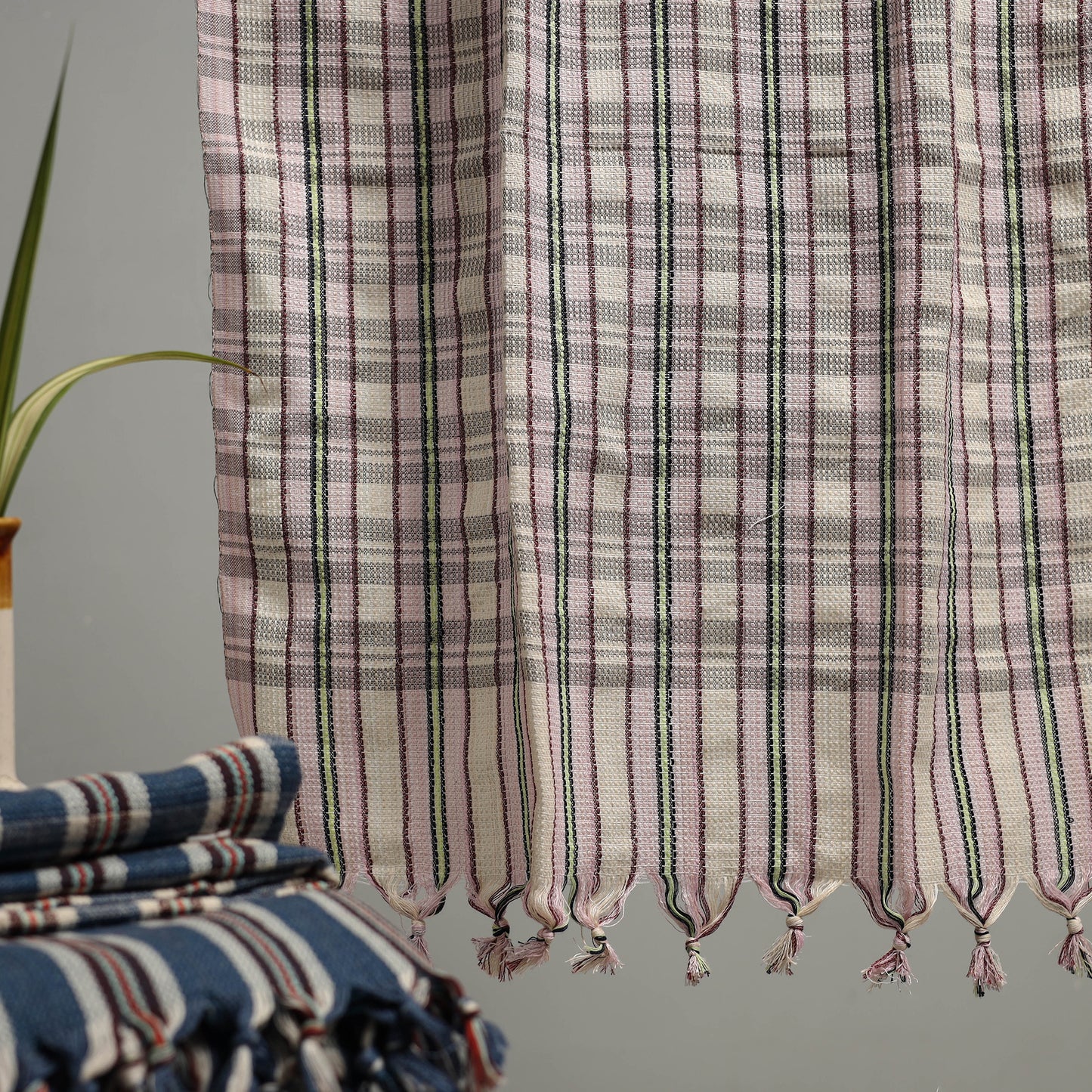 Handloom Fine Cotton Checks Bath Towel  93