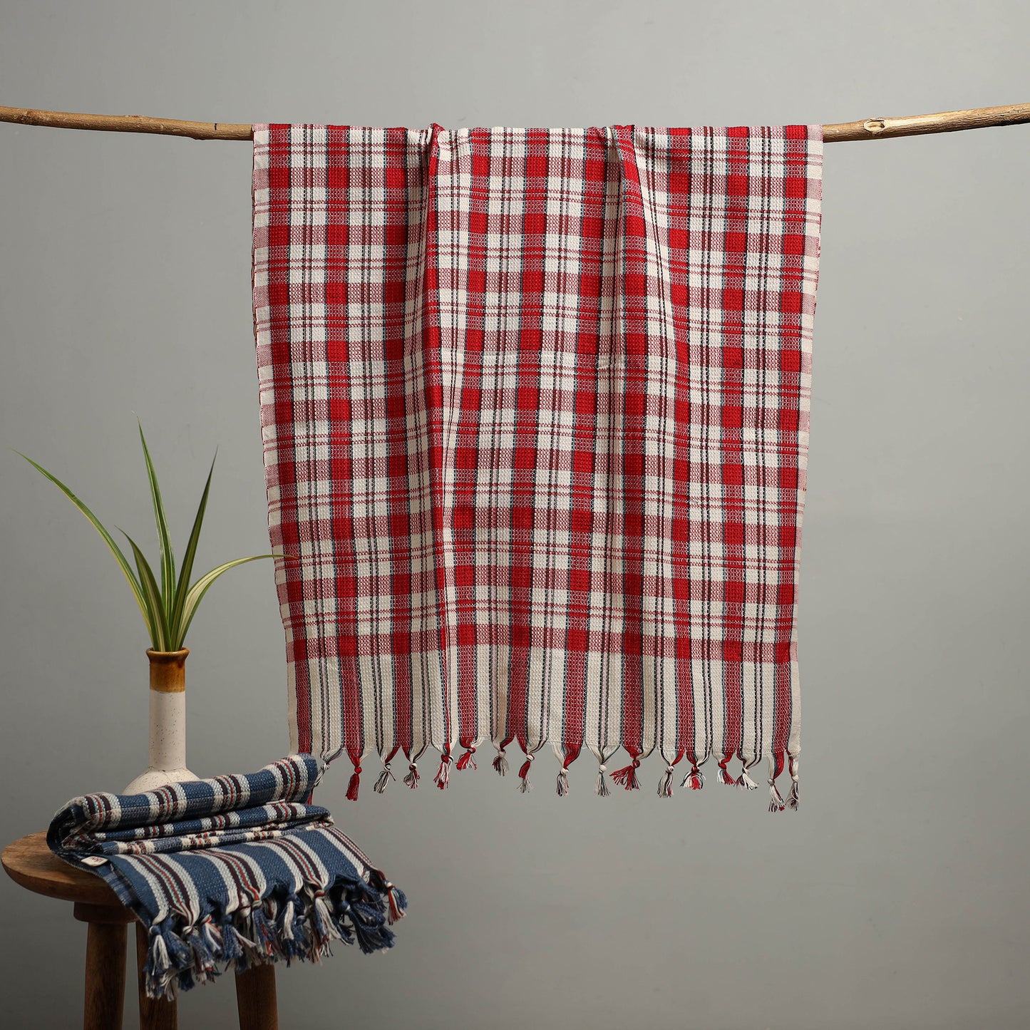 Handloom Fine Cotton Checks Bath Towel  98