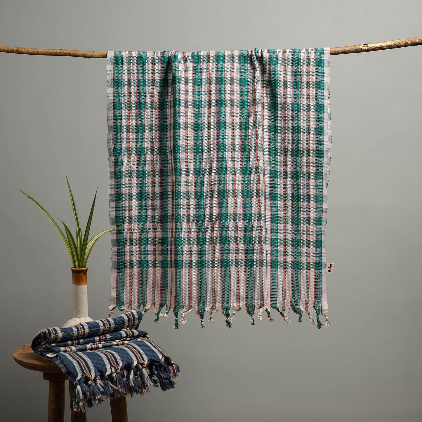 Handloom Fine Cotton Checks Bath Towel  99