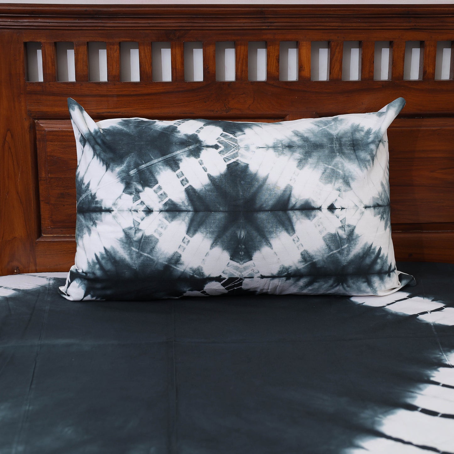 Black - Shibori Tie Dye Pure Cotton Double Bed Cover with Pillow Covers (105 x 90 in) 07