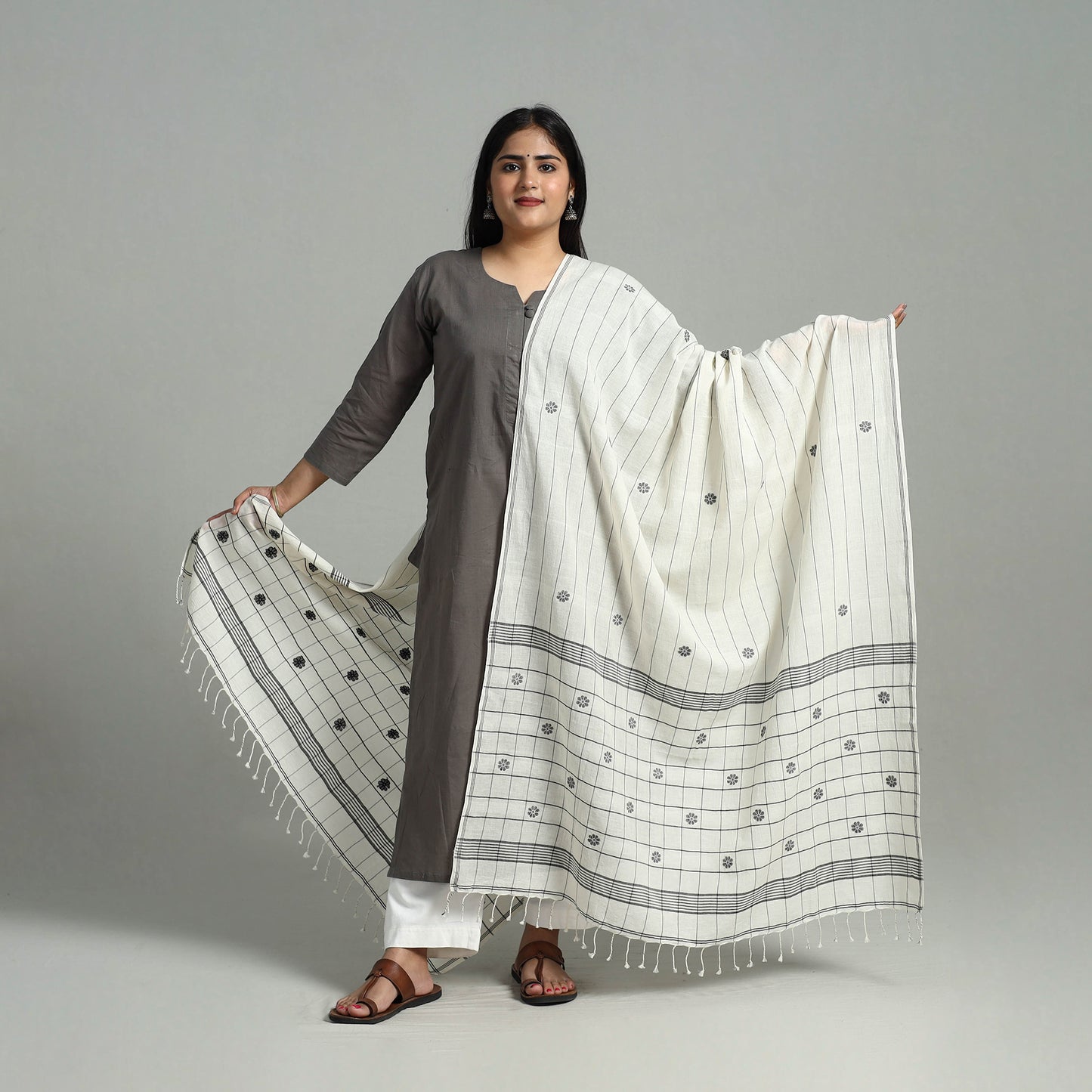 White - Handloom Cotton Burdwan Jamdani Dupatta 06