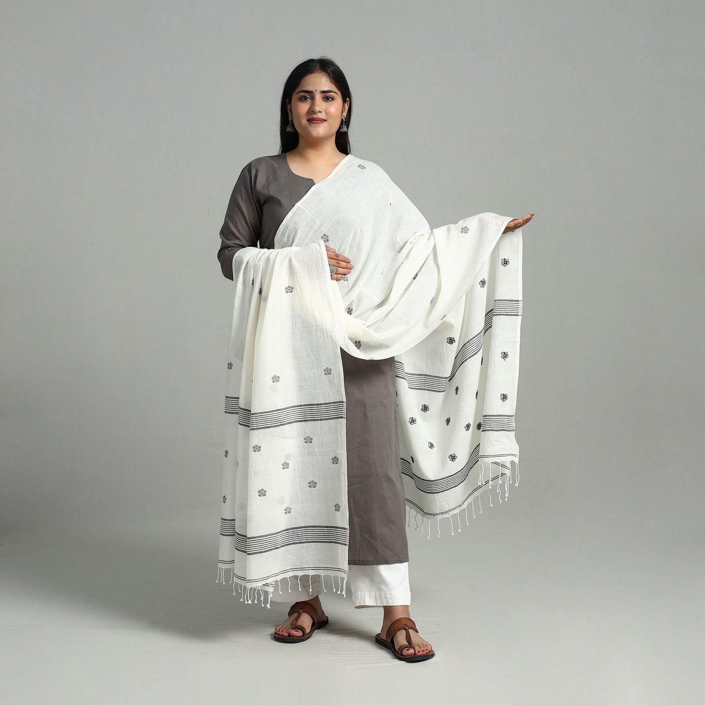 White - Handloom Cotton Burdwan Jamdani Dupatta 09