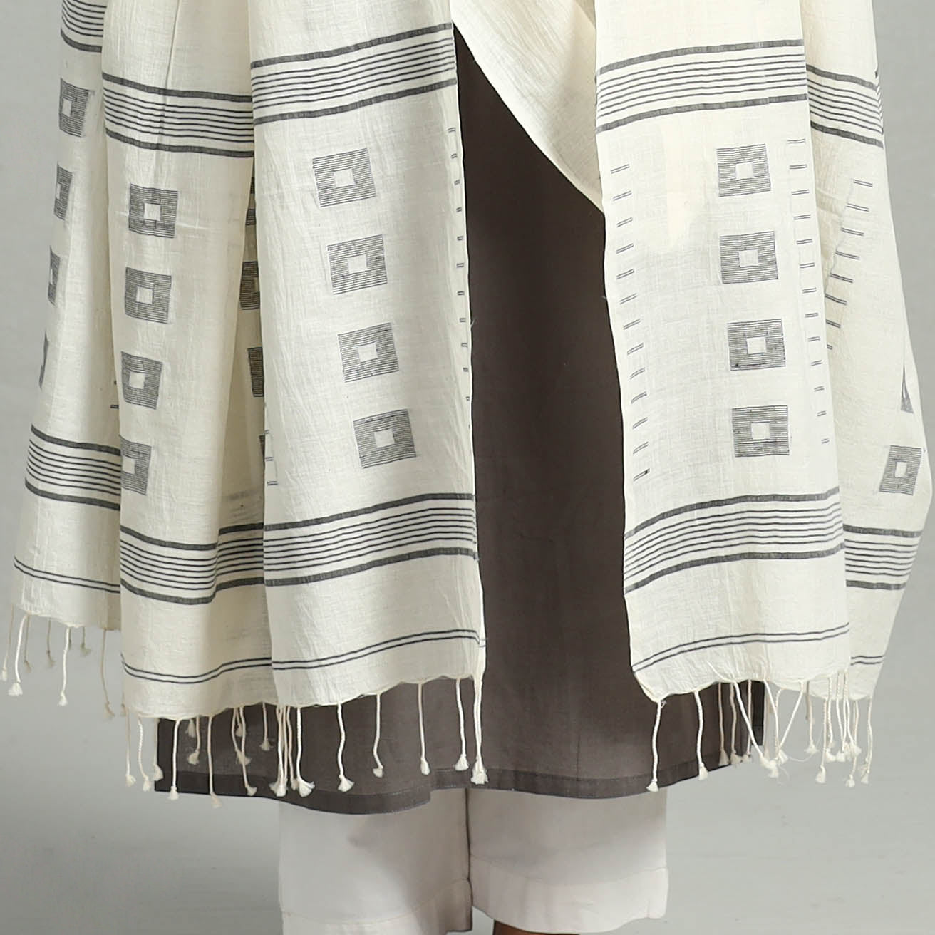 White - Handloom Cotton Burdwan Jamdani Dupatta 12