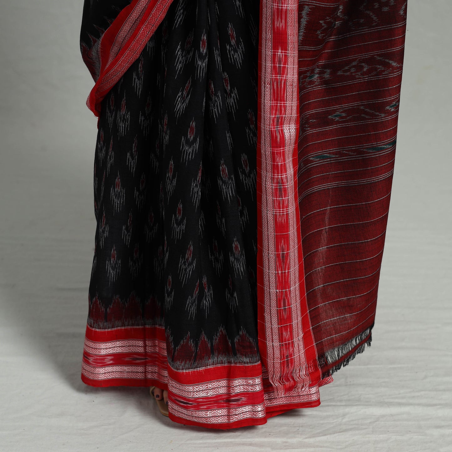 Black - Ikat Weave Handloom Cotton Sambalpuri Saree 20