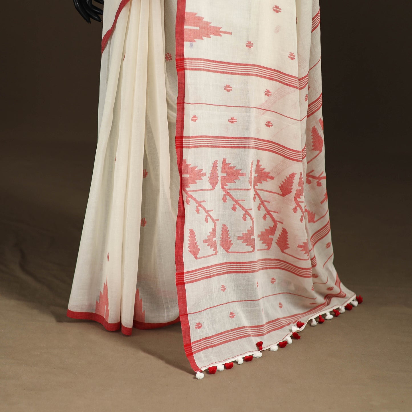 Phulia Jamdani Pure Handloom Cotton Saree with Tassels (Count 92/84) 21