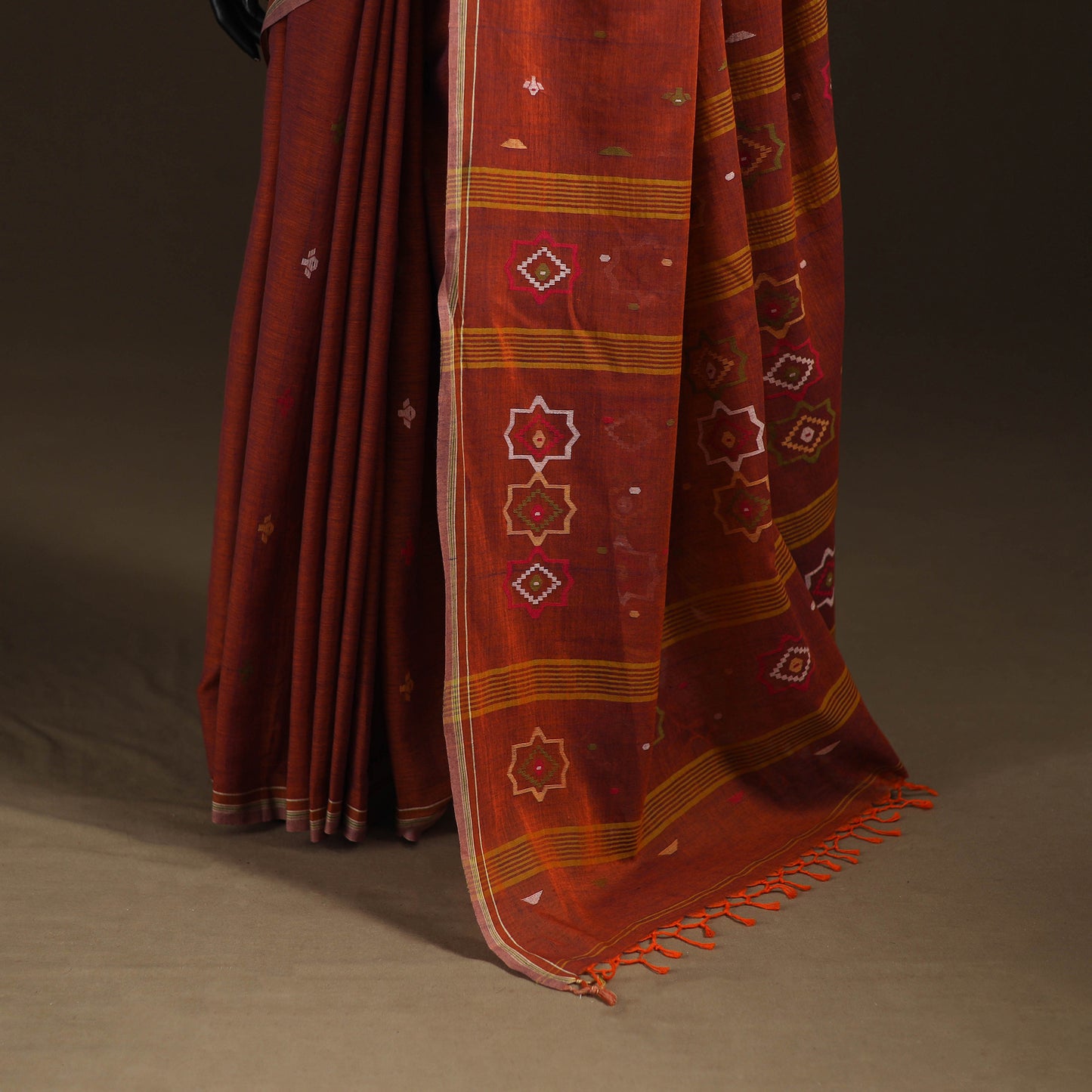 Phulia Jamdani Pure Handloom Cotton Saree with Tassels (Count 92/84) 23