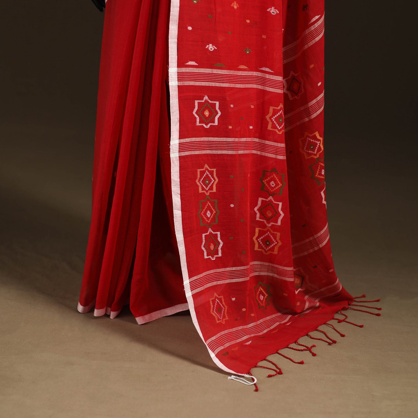 Phulia Jamdani Pure Handloom Cotton Saree with Tassels (Count 92/84) 24