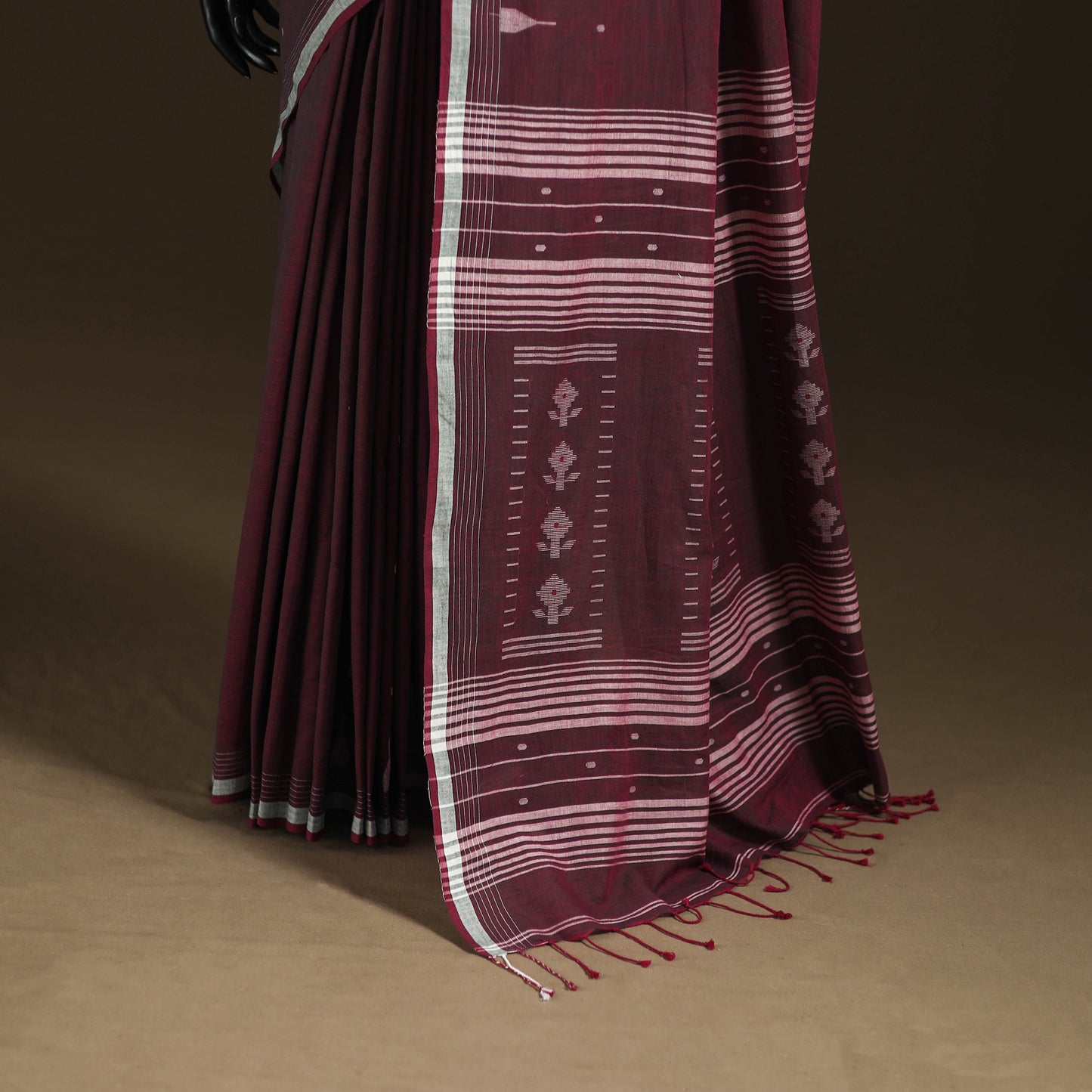 Phulia Jamdani Pure Handloom Cotton Saree with Tassels (Count 92/60) 26