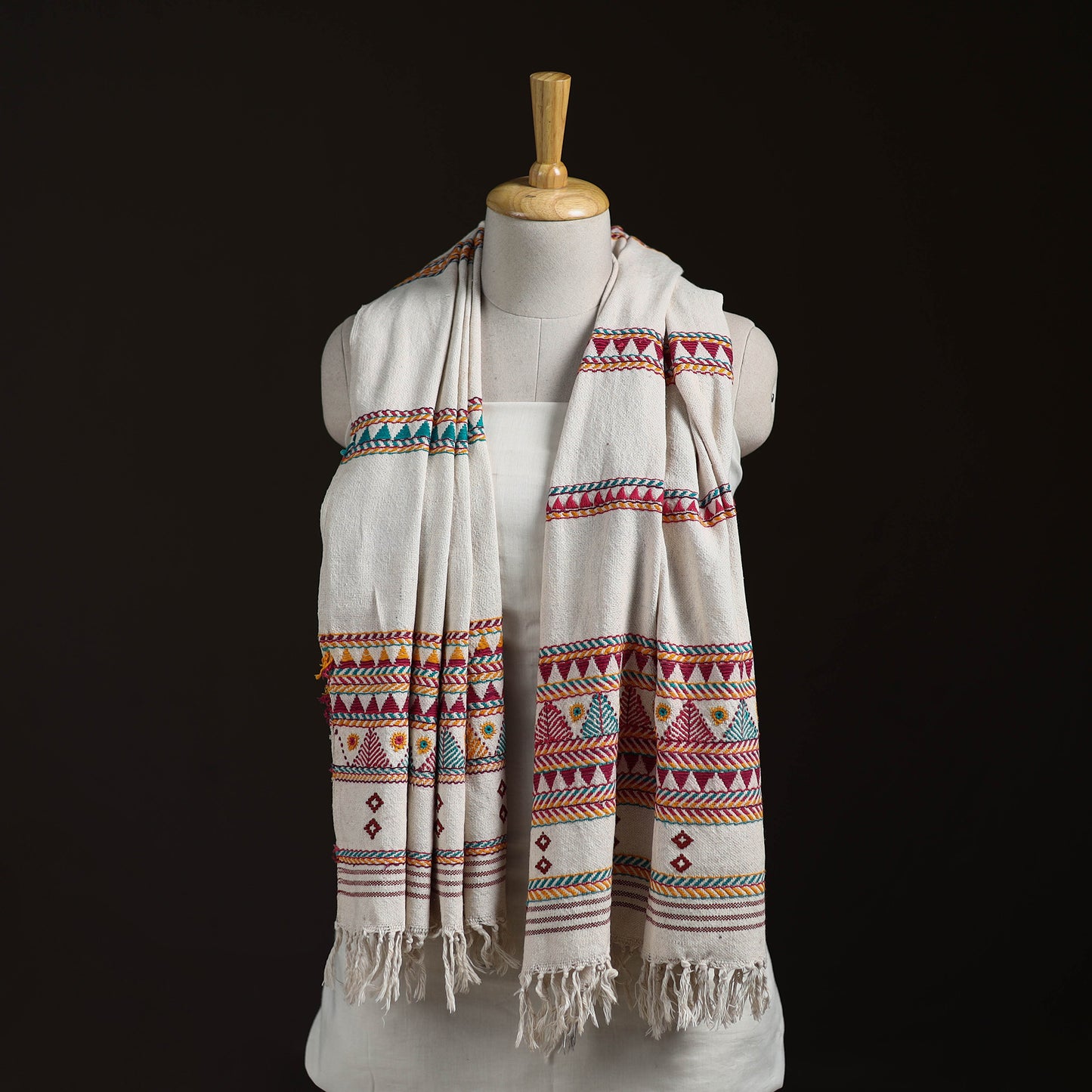 Orissa Tribal Kapadaganda Hand Embroidered Pure Handwoven Cotton Stole 06