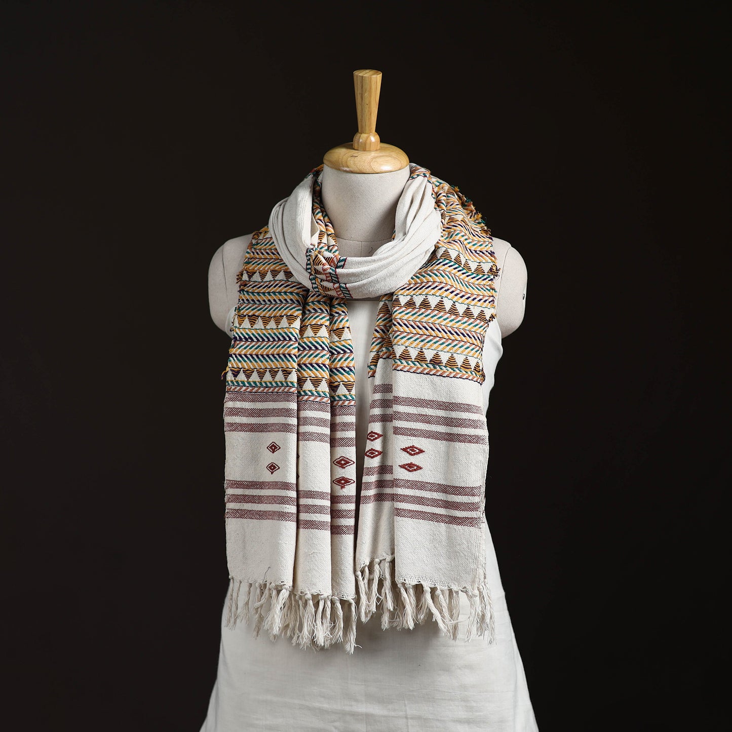 Orissa Tribal Kapadaganda Hand Embroidered Pure Handwoven Cotton Stole 16