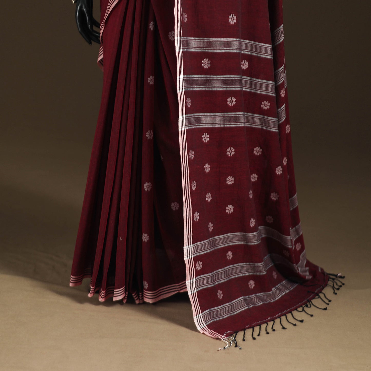 Phulia Jamdani Pure Handloom Cotton Saree with Tassels (Count 92/60) 30