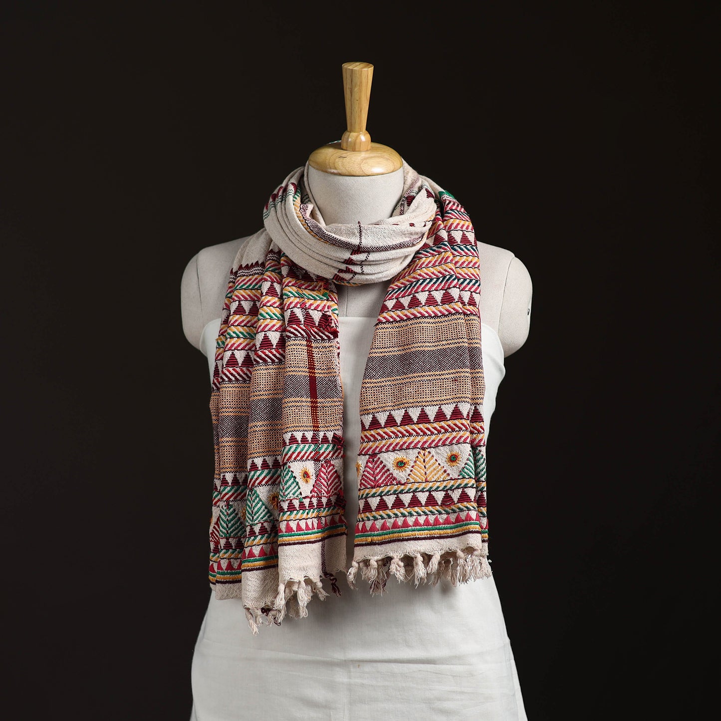 Orissa Tribal Kapadaganda Hand Embroidered Pure Handwoven Cotton Stole 20