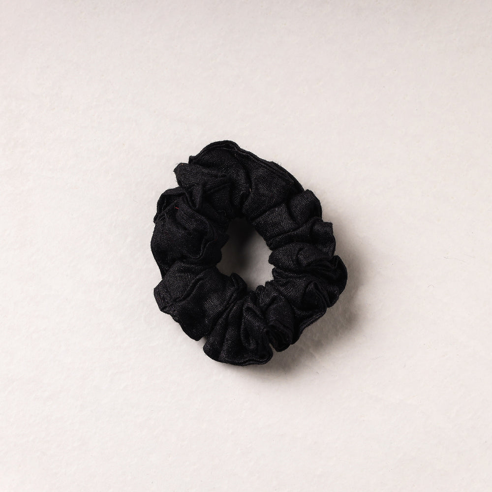 Rubber Band Scrunchie
