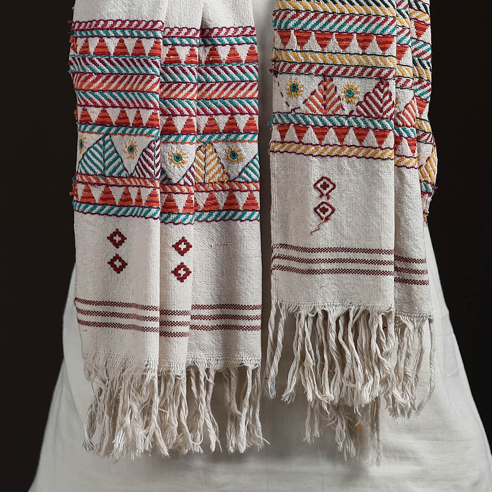 Orissa Tribal Kapadaganda Hand Embroidered Pure Handwoven Cotton Stole 31